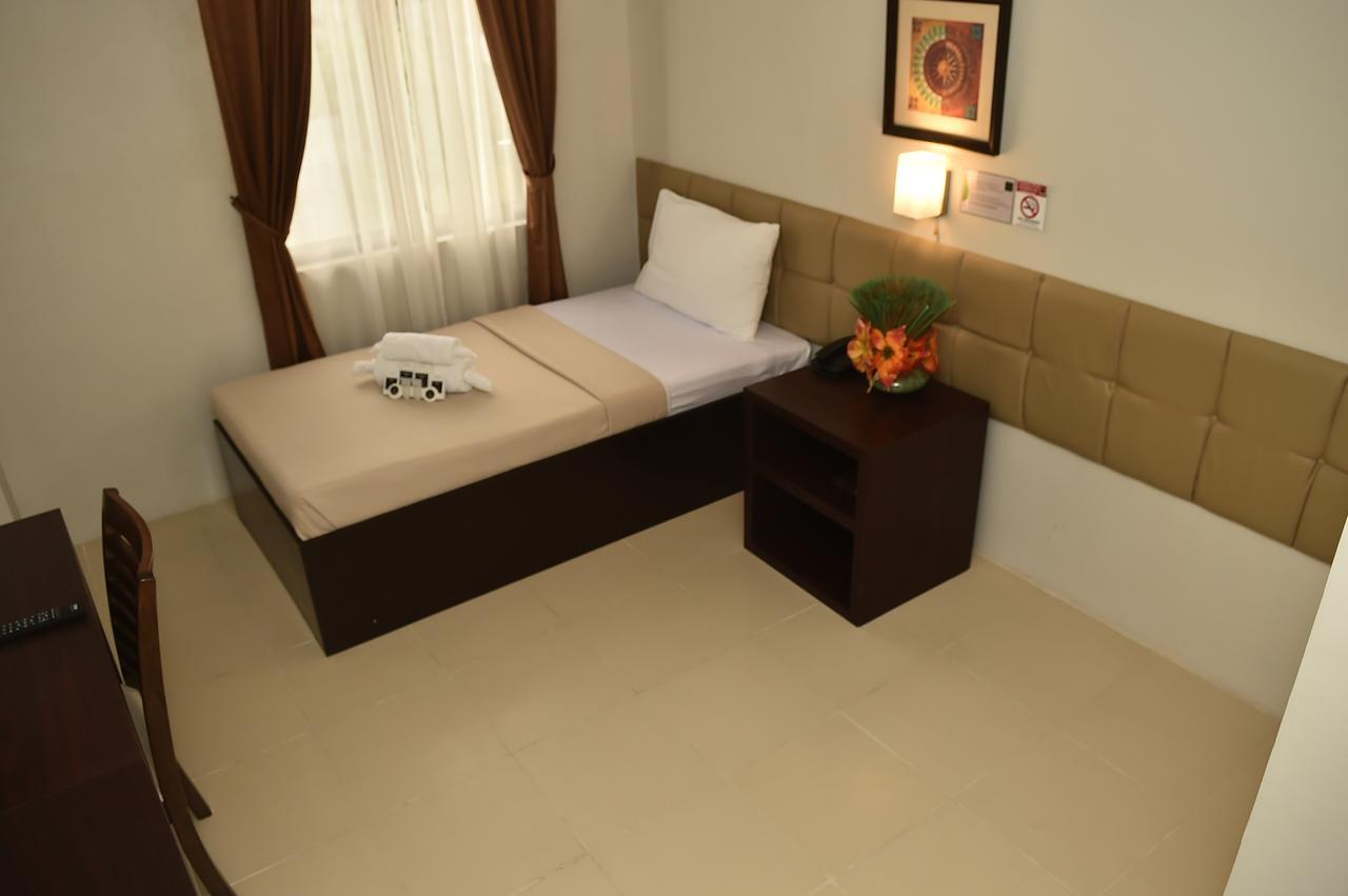 Columbus Plaza Hotel General Santos City Dış mekan fotoğraf
