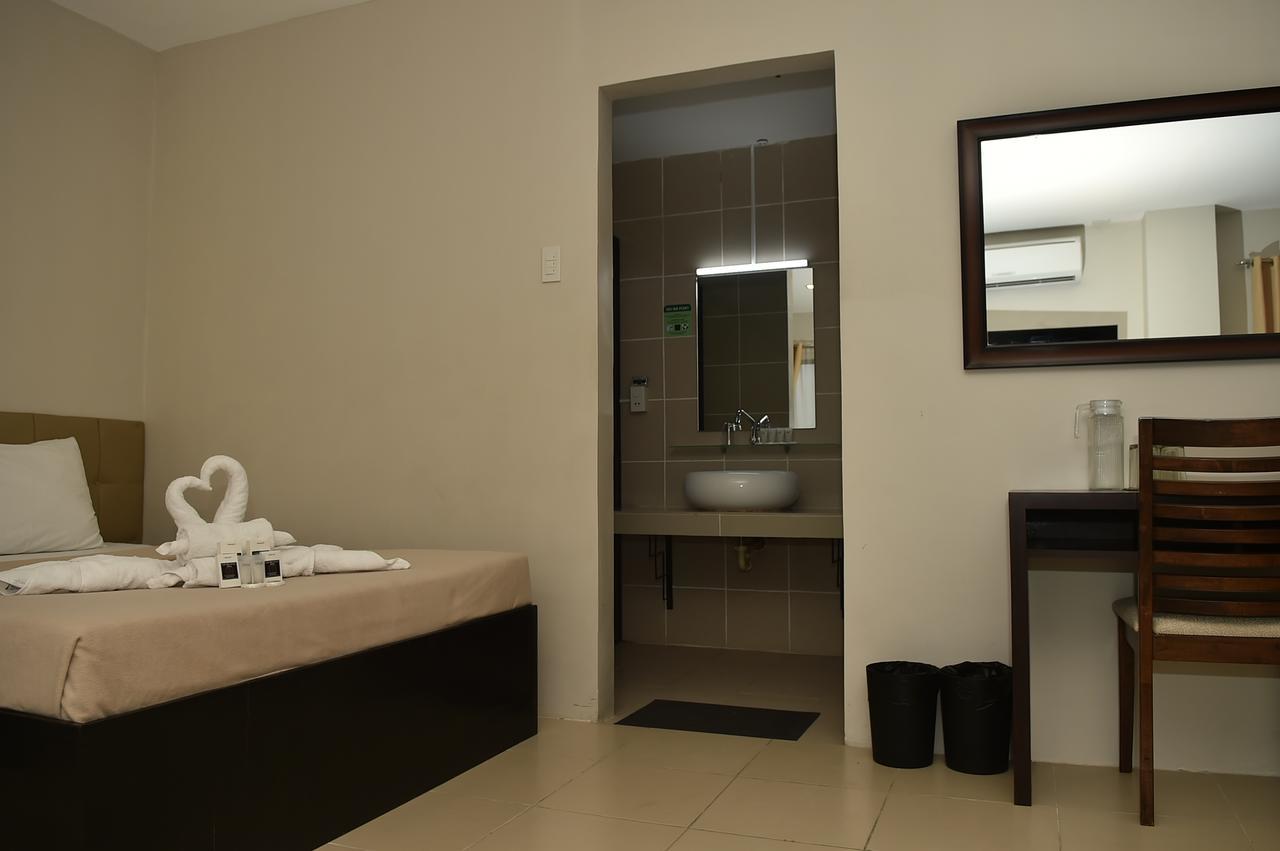 Columbus Plaza Hotel General Santos City Dış mekan fotoğraf