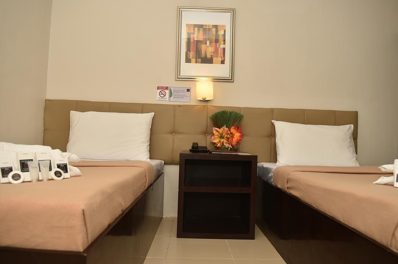 Columbus Plaza Hotel General Santos City Dış mekan fotoğraf