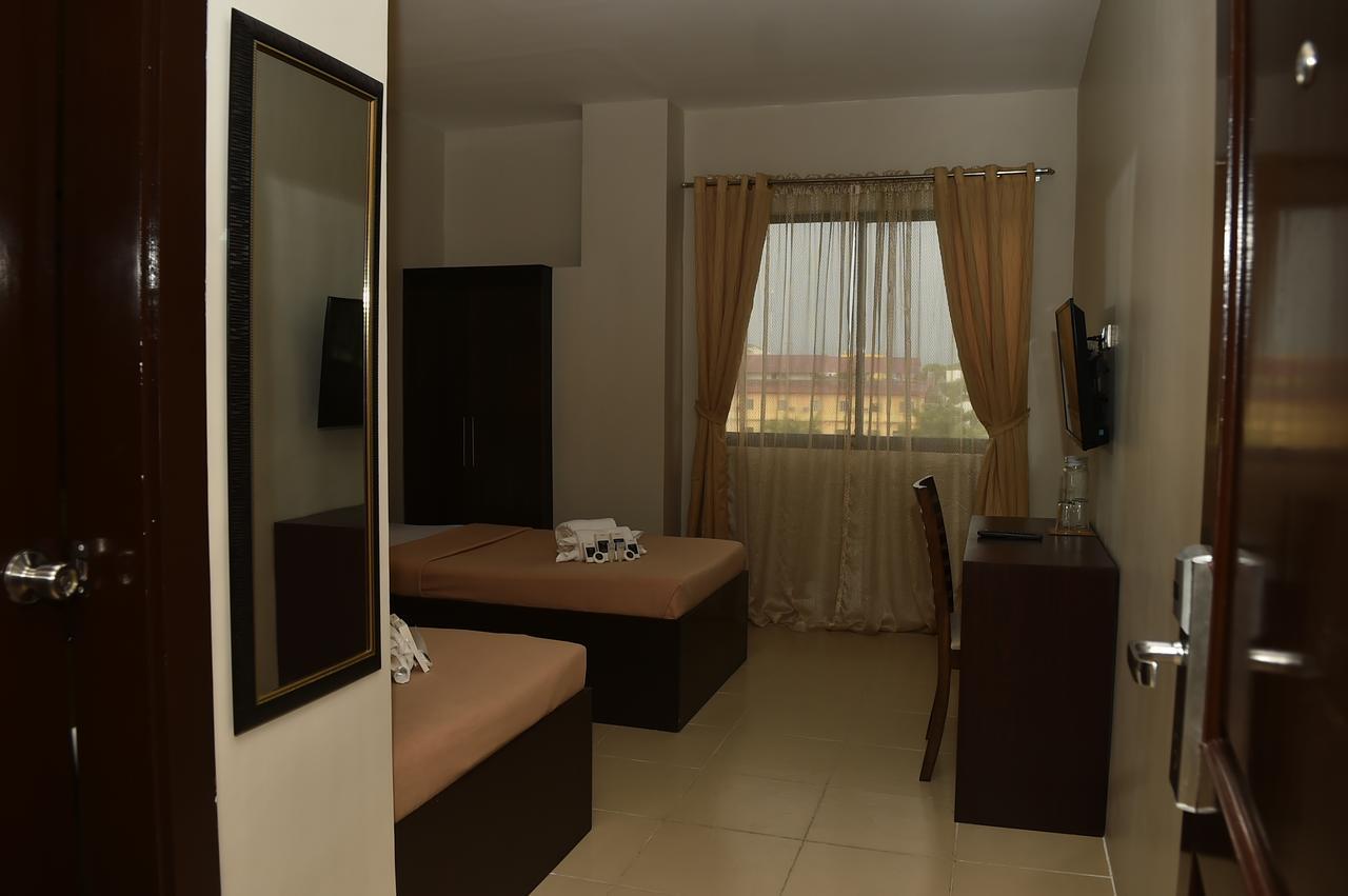 Columbus Plaza Hotel General Santos City Dış mekan fotoğraf